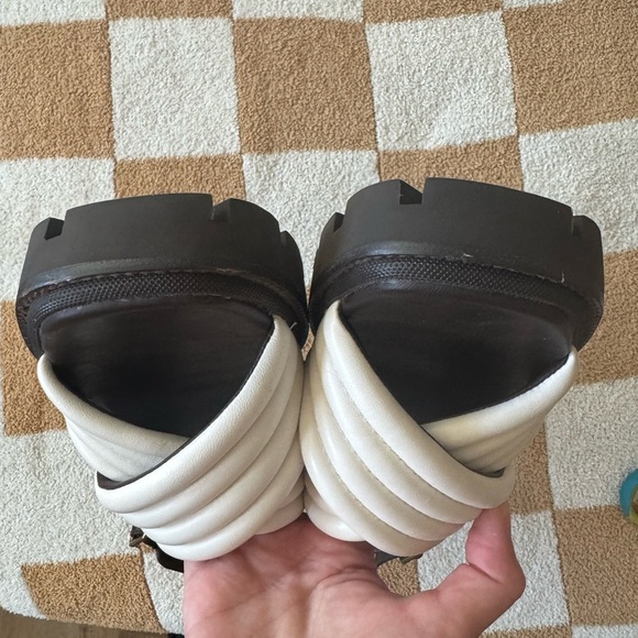 Tory Burch Lug Sole Heeled Sandals Quilted Leather Crisscross size 8 - Picture 9 of 11